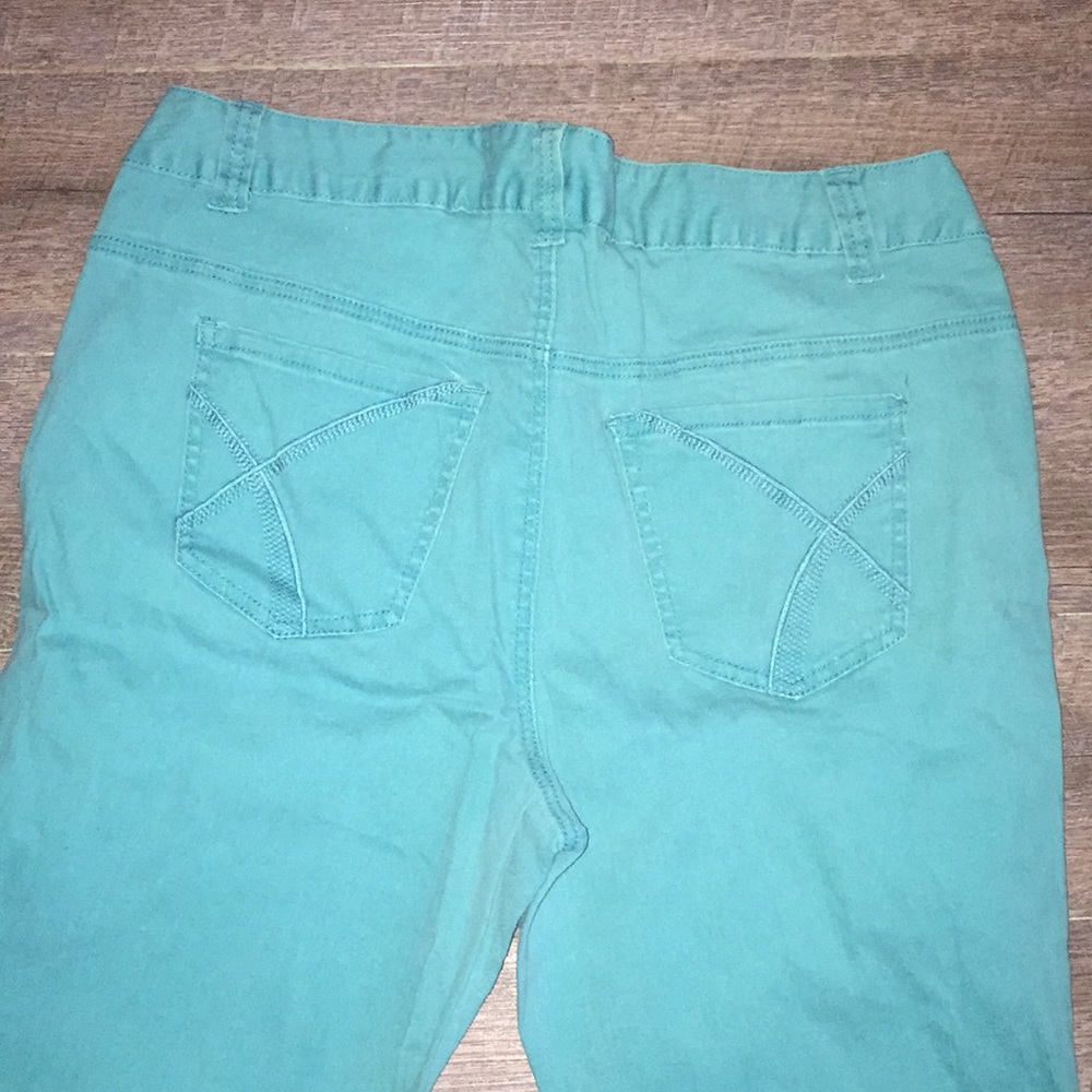 Lane Bryant Capris 18 - Picture 2 of 6